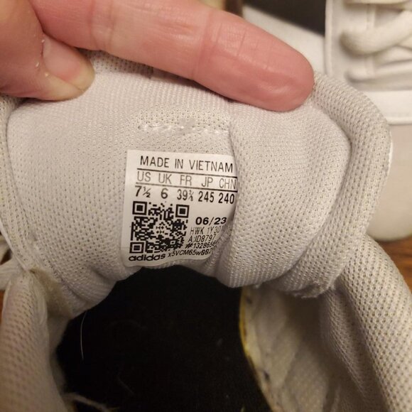 Women's Adidas athletic sneaker. Size 7.5, White, leather, Excellent Cond! - Picture 6 of 7